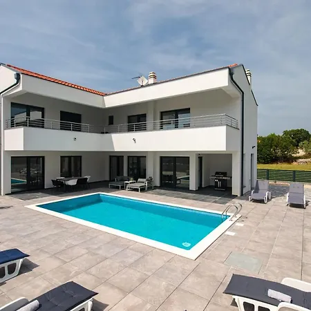 Villa Graefin Malinska Exterior photo